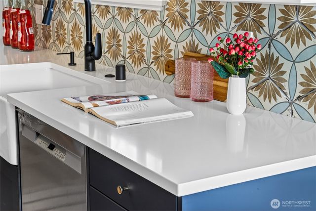 9014 34th Avenue SW, Seattle, WA 98126