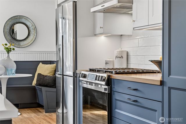 9014 34th Avenue SW, Seattle, WA 98126