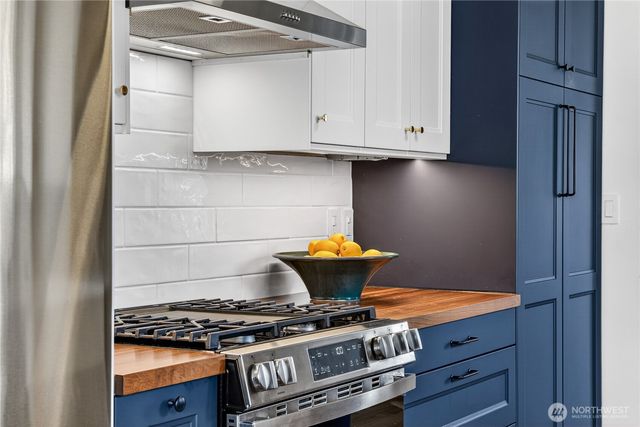 9014 34th Avenue SW, Seattle, WA 98126