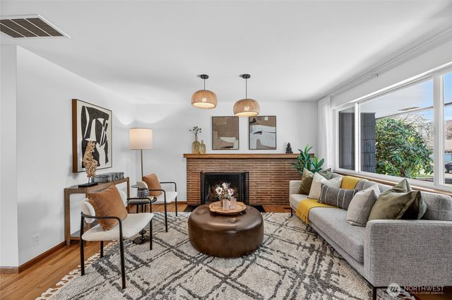 9014 34th Avenue SW, Seattle, WA 98126