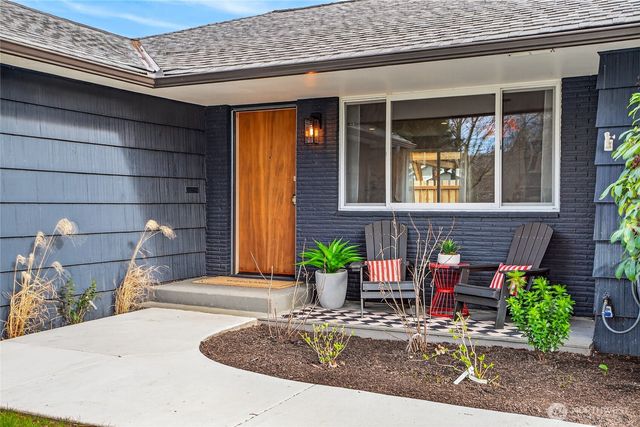 9014 34th Avenue SW, Seattle, WA 98126