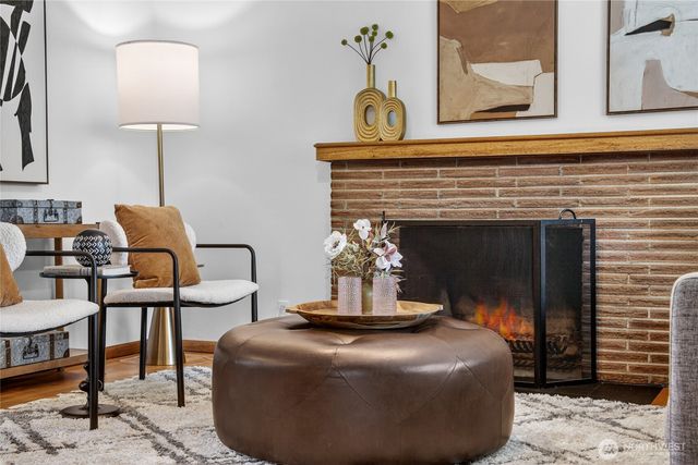 9014 34th Avenue SW, Seattle, WA 98126