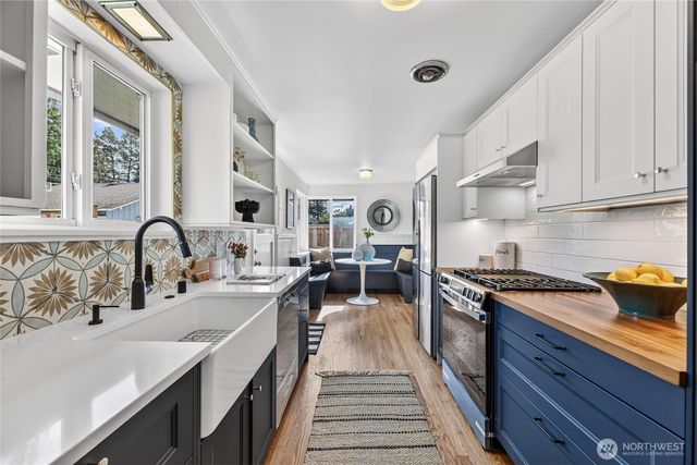 9014 34th Avenue SW, Seattle, WA 98126