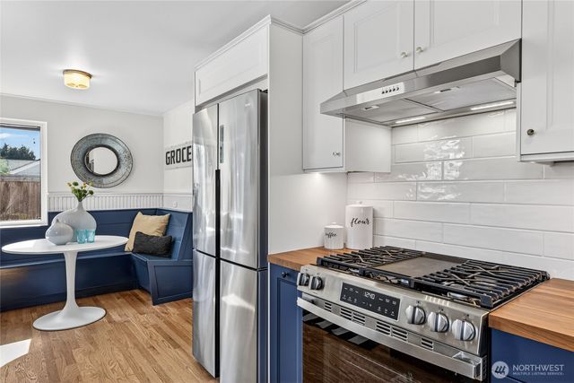 9014 34th Avenue SW, Seattle, WA 98126