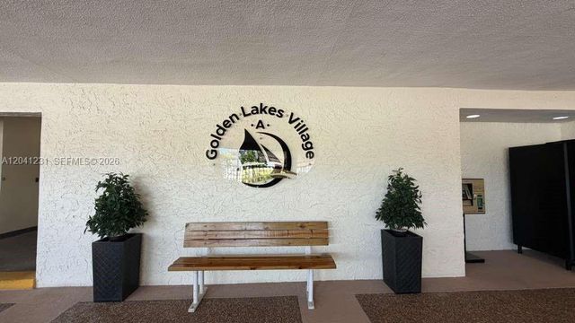 237 Lake Frances Drive 237, West Palm Beach, FL 33411