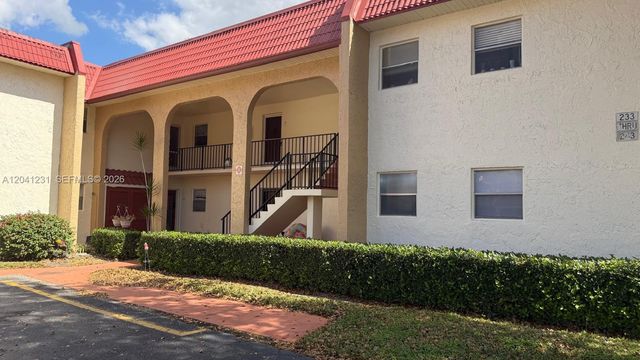 237 Lake Frances Drive 237, West Palm Beach, FL 33411