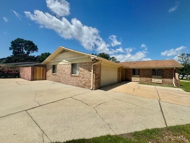 135 Perdido Circle, Niceville, FL 32578