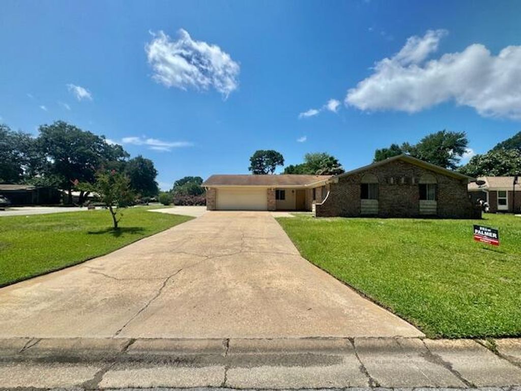 135 Perdido Circle, Niceville, FL 32578