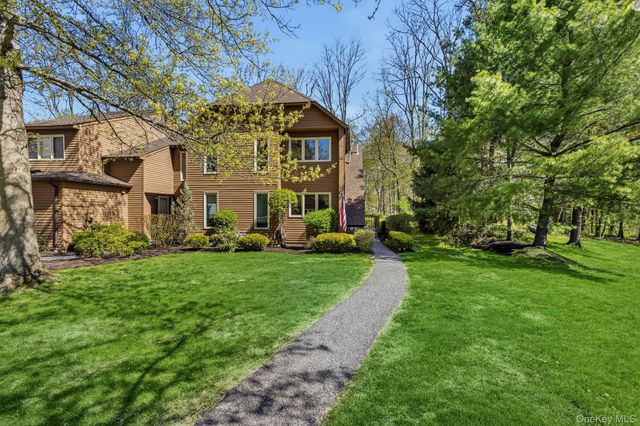 102 Ridgeview Lane, Yorktown Heights, NY 10598