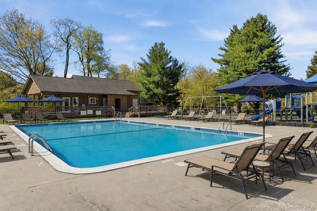 102 Ridgeview Lane, Yorktown Heights, NY 10598