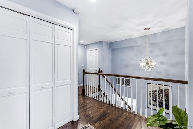 102 Ridgeview Lane, Yorktown Heights, NY 10598