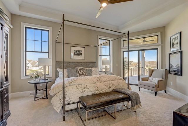 W289S5532 White Pine COURT, Waukesha, WI 53189