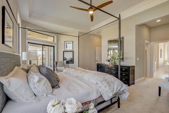 W289S5532 White Pine COURT, Waukesha, WI 53189