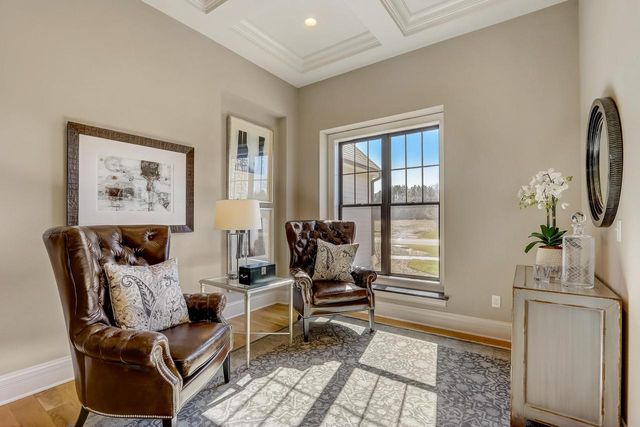 W289S5532 White Pine COURT, Waukesha, WI 53189