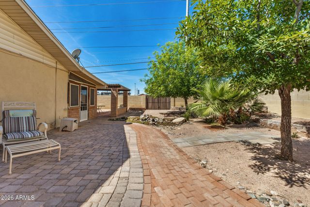 1202 E ALICE Avenue, Phoenix, AZ 85020
