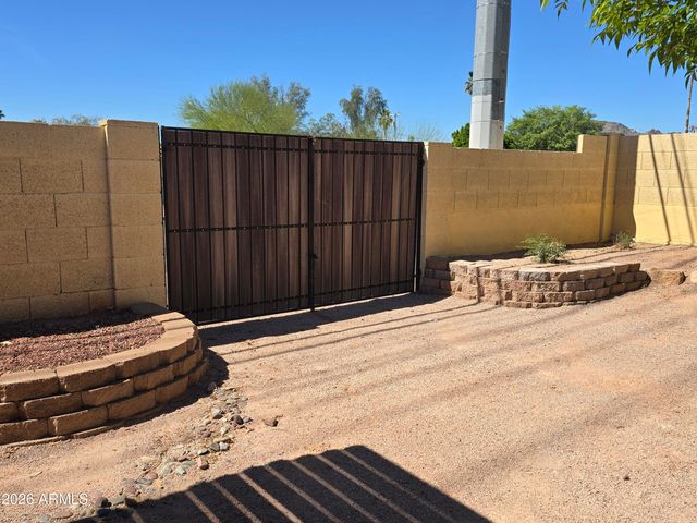 1202 E ALICE Avenue, Phoenix, AZ 85020