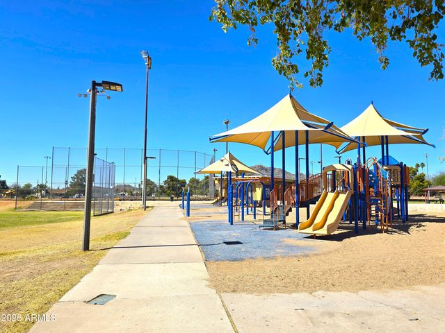 1202 E ALICE Avenue, Phoenix, AZ 85020