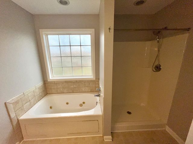 405 Zurich Ct, Clarksville, TN 37040