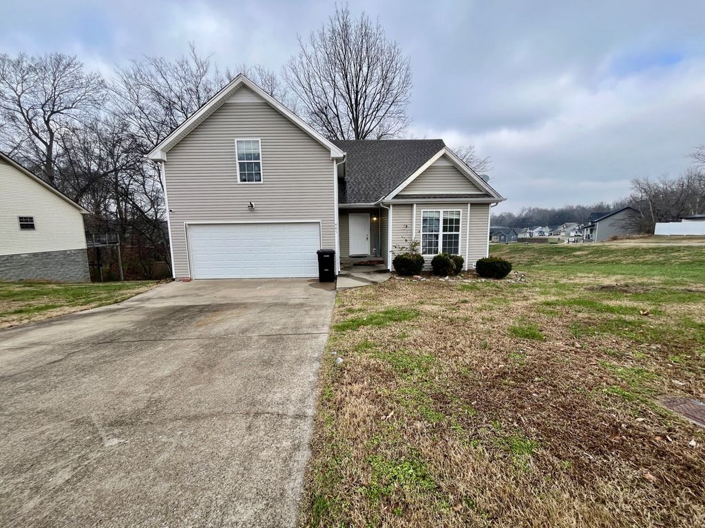405 Zurich Ct, Clarksville, TN 37040