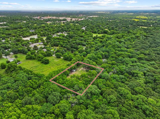101 Smith Street, Bonham, TX 75418