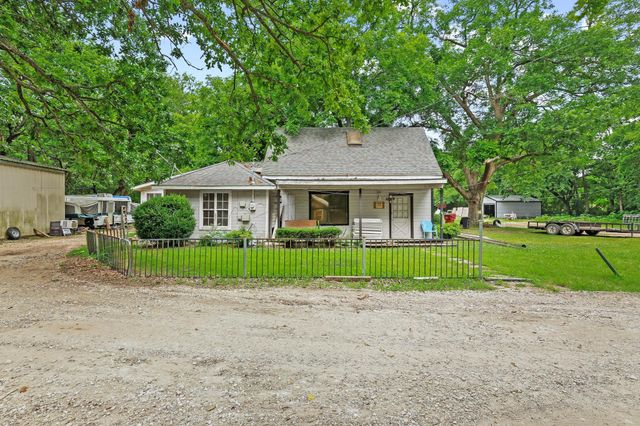 101 Smith Street, Bonham, TX 75418