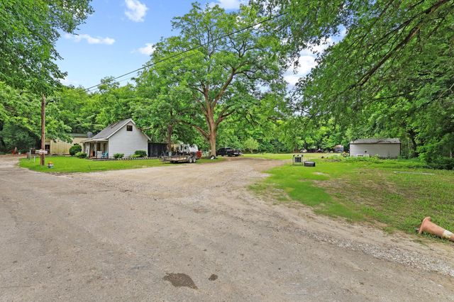 101 Smith Street, Bonham, TX 75418