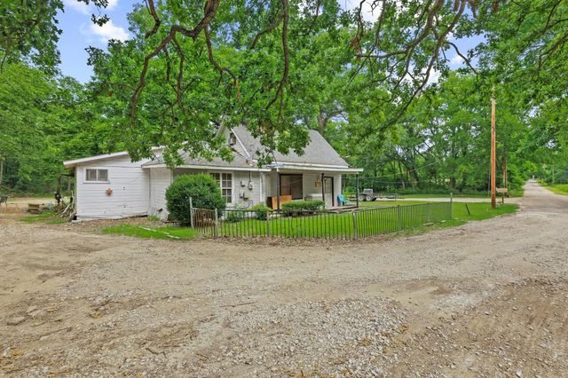 101 Smith Street, Bonham, TX 75418