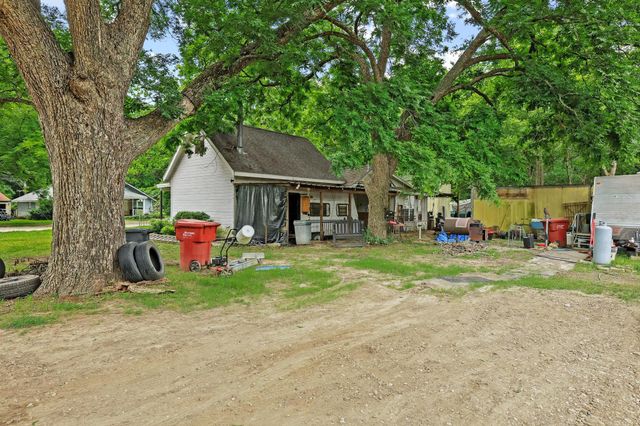 101 Smith Street, Bonham, TX 75418