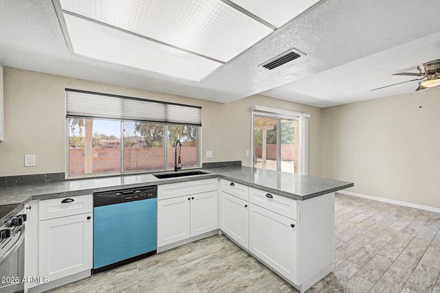 5527 W CORTEZ Street, Glendale, AZ 85304