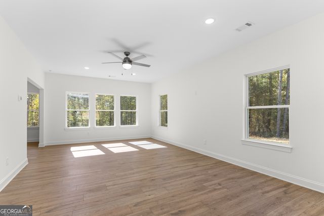 2911 Carey Station, Greensboro, GA 30642