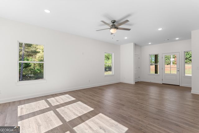 2911 Carey Station, Greensboro, GA 30642