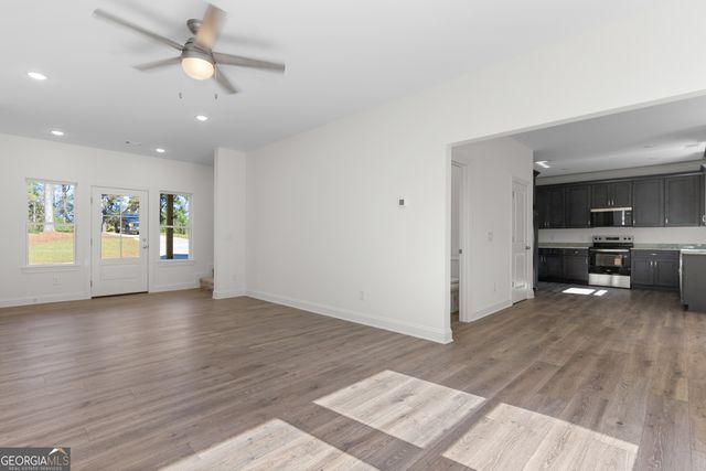 2911 Carey Station, Greensboro, GA 30642