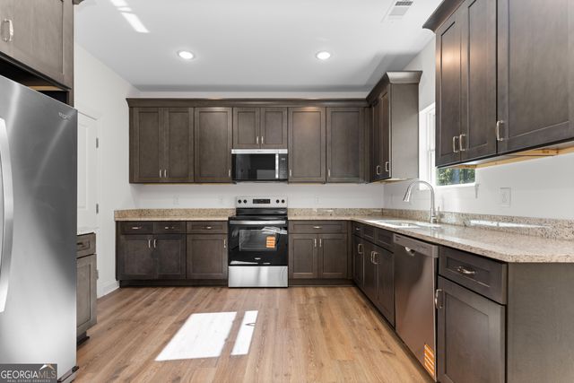 2911 Carey Station, Greensboro, GA 30642