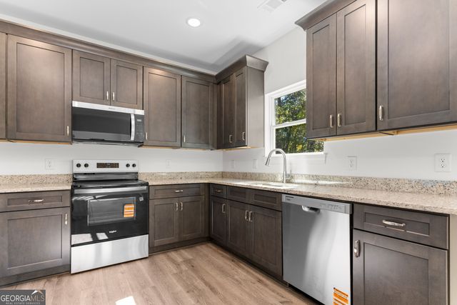 2911 Carey Station, Greensboro, GA 30642