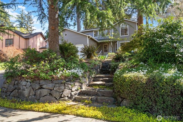 2702 Walnut Loop NW, Olympia, WA 98502