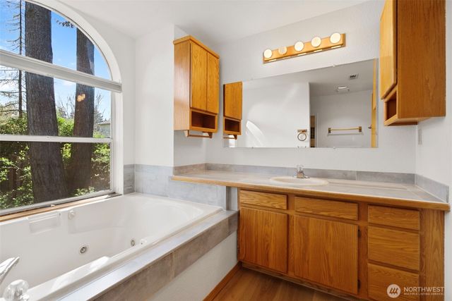 2702 Walnut Loop NW, Olympia, WA 98502