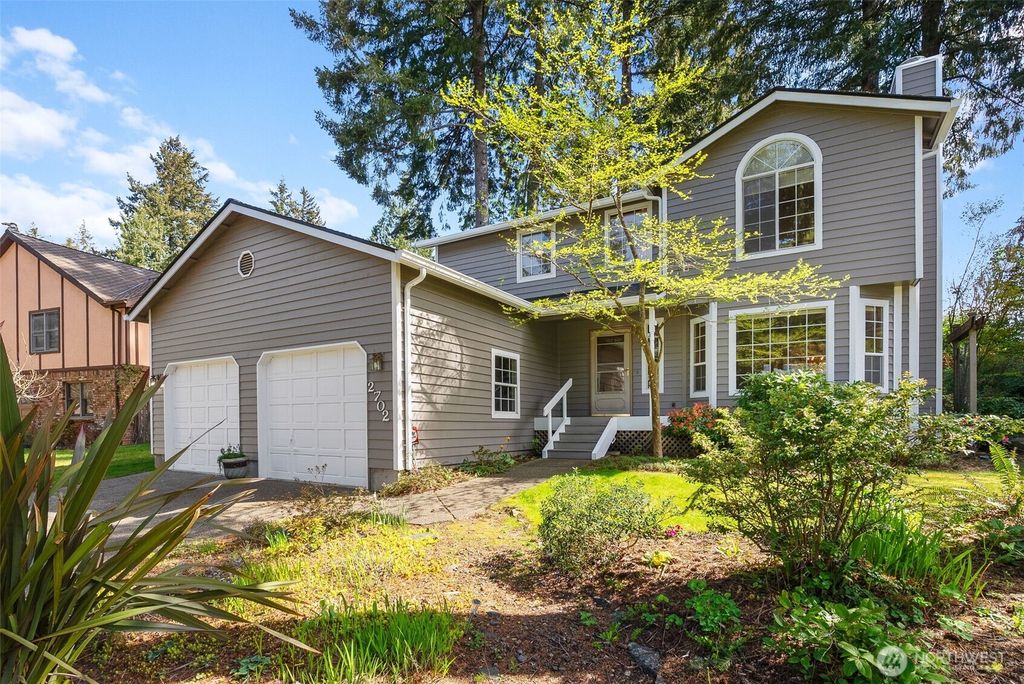 2702 Walnut Loop NW, Olympia, WA 98502