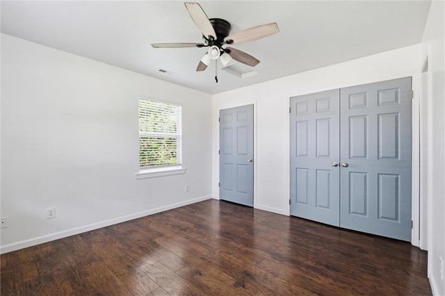 921 E 4th Street, Tonganoxie, KS 66086