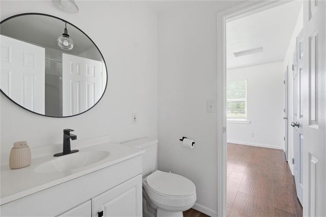 921 E 4th Street, Tonganoxie, KS 66086