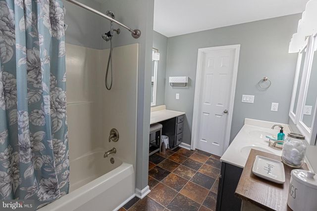 455 LAKE CAROLINE DR, Ruther Glen, VA 22546