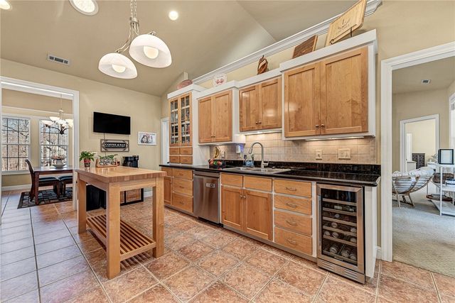 1 Silverdale Circle, Bella Vista, AR 72715