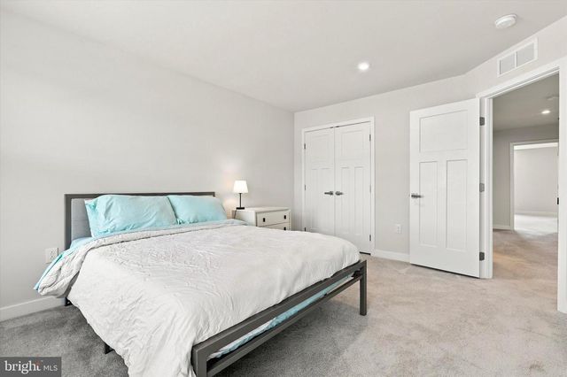 8034 MILLTOWN CIR, Cheltenham, PA 19012