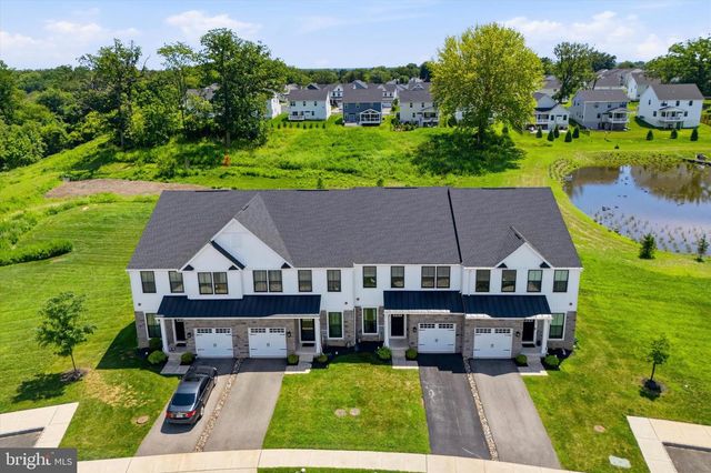 8034 MILLTOWN CIR, Cheltenham, PA 19012
