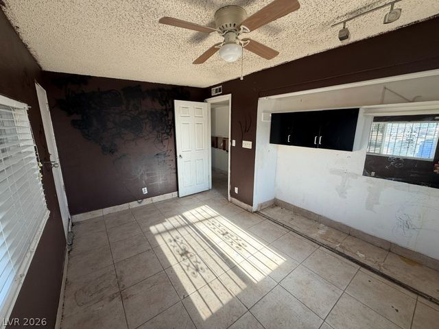 4060 East Carey Avenue, Las Vegas, NV 89115