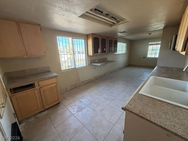 4060 East Carey Avenue, Las Vegas, NV 89115