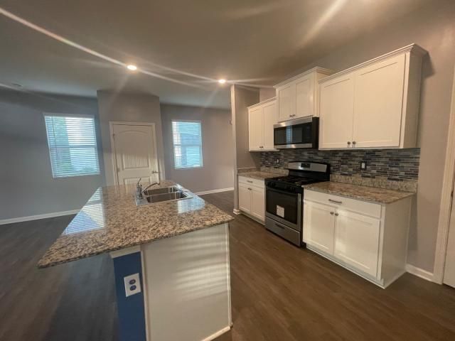 5356 BARBERRY AVE, Oakwood, GA 30566