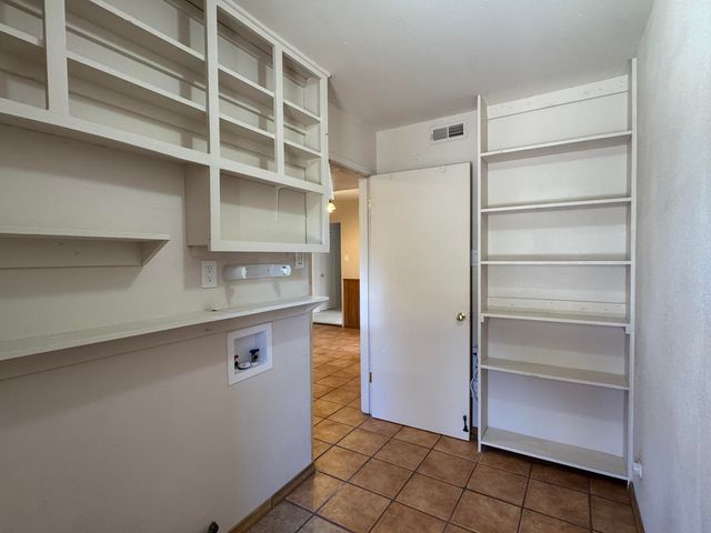 1824 Lester Drive NE, Albuquerque, NM 87112