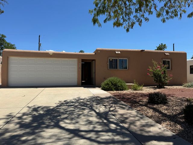1824 Lester Drive NE, Albuquerque, NM 87112