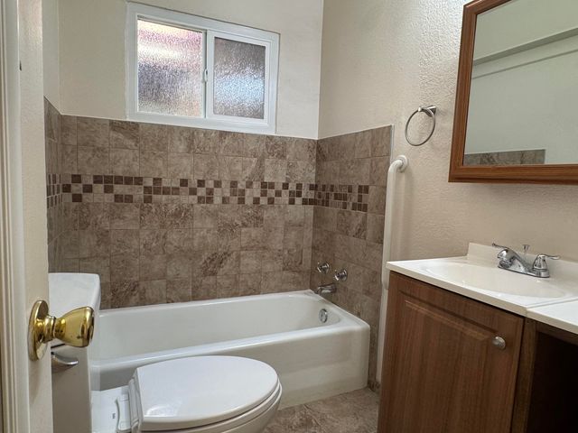 1824 Lester Drive NE, Albuquerque, NM 87112