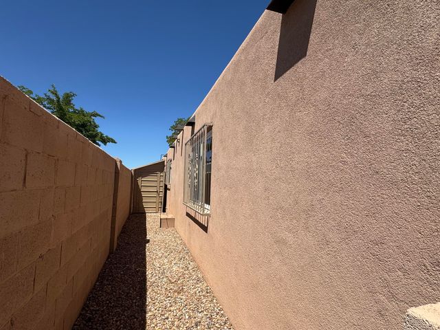 1824 Lester Drive NE, Albuquerque, NM 87112